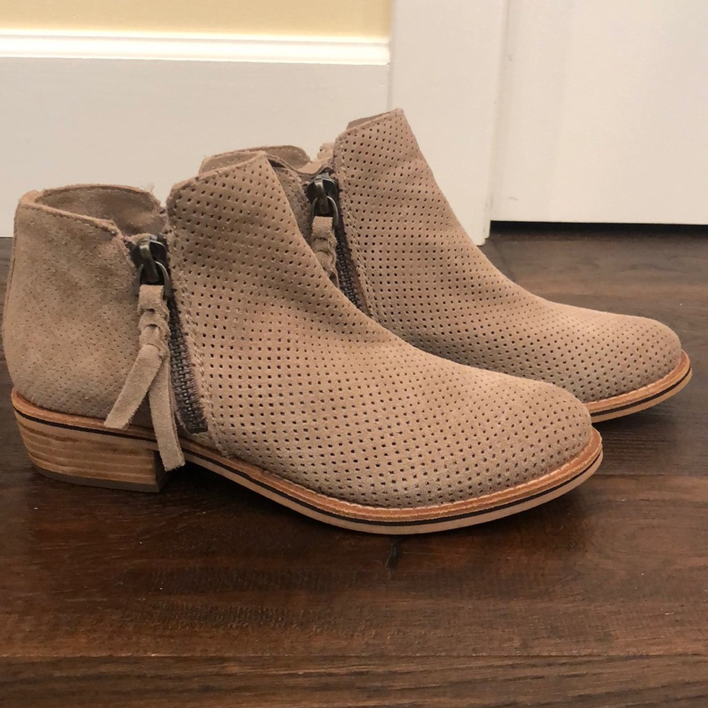 Dolce Vita Tan Ankle Boots
